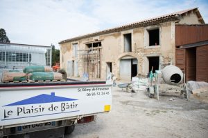 Maçon à Saint-Rémy-de-Provence réalisant des travaux de maçonnerie